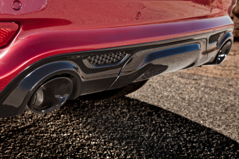 Illustration for article titled 2012 Jeep Grand Cherokee SRT8 Gallery